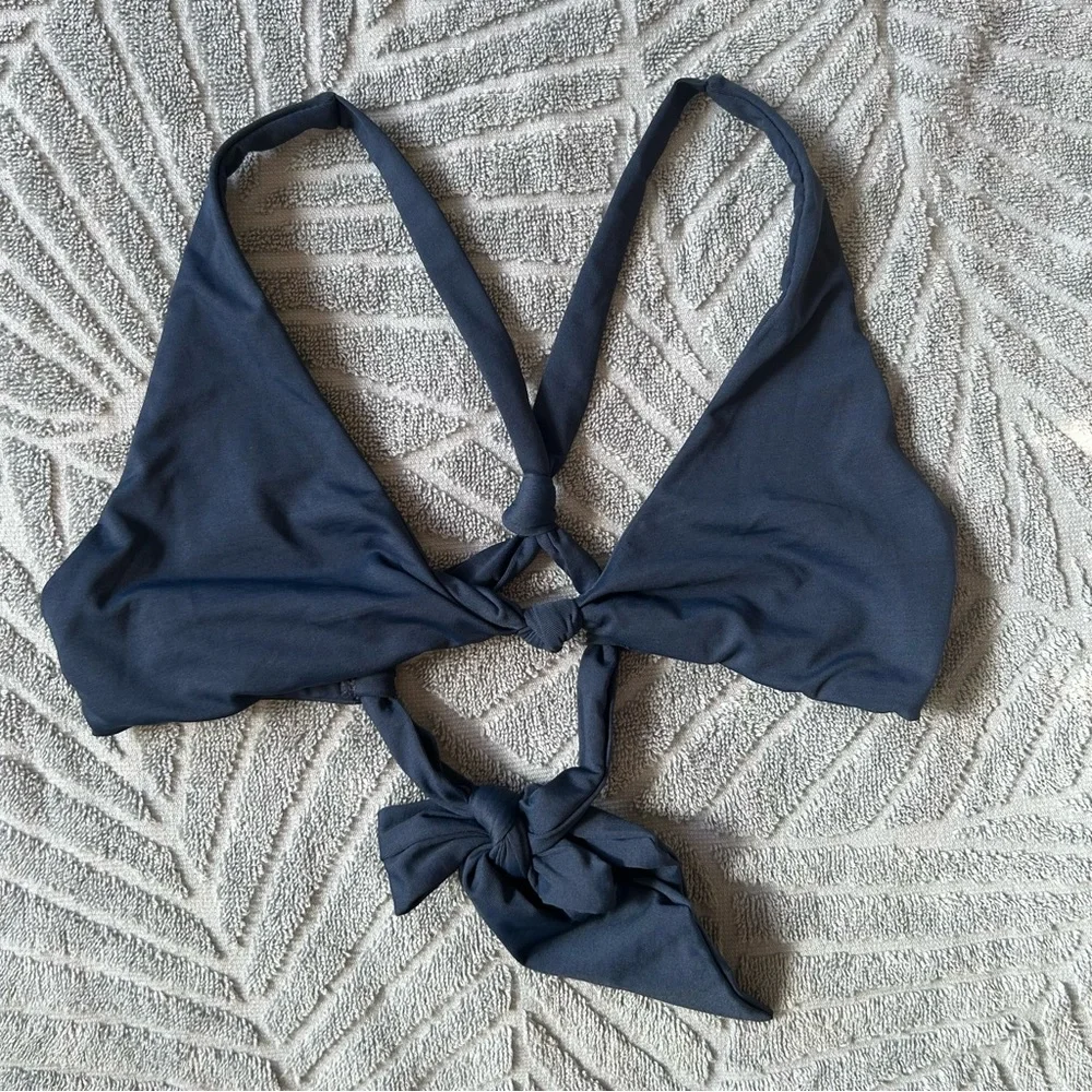 Frankie’s Bikinis Top